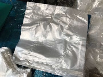 Die einmal-Wegwerfplastikhandschuhe/die Polythen-Handhandschuhe machen prägeartige Art glatt